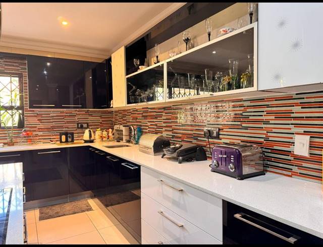 3 BEDROOM HOUSE FOR SALE IN STRUBENSVALLEI